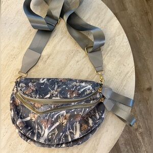 Amazon Floral Blue and Gray Crossbody Bag